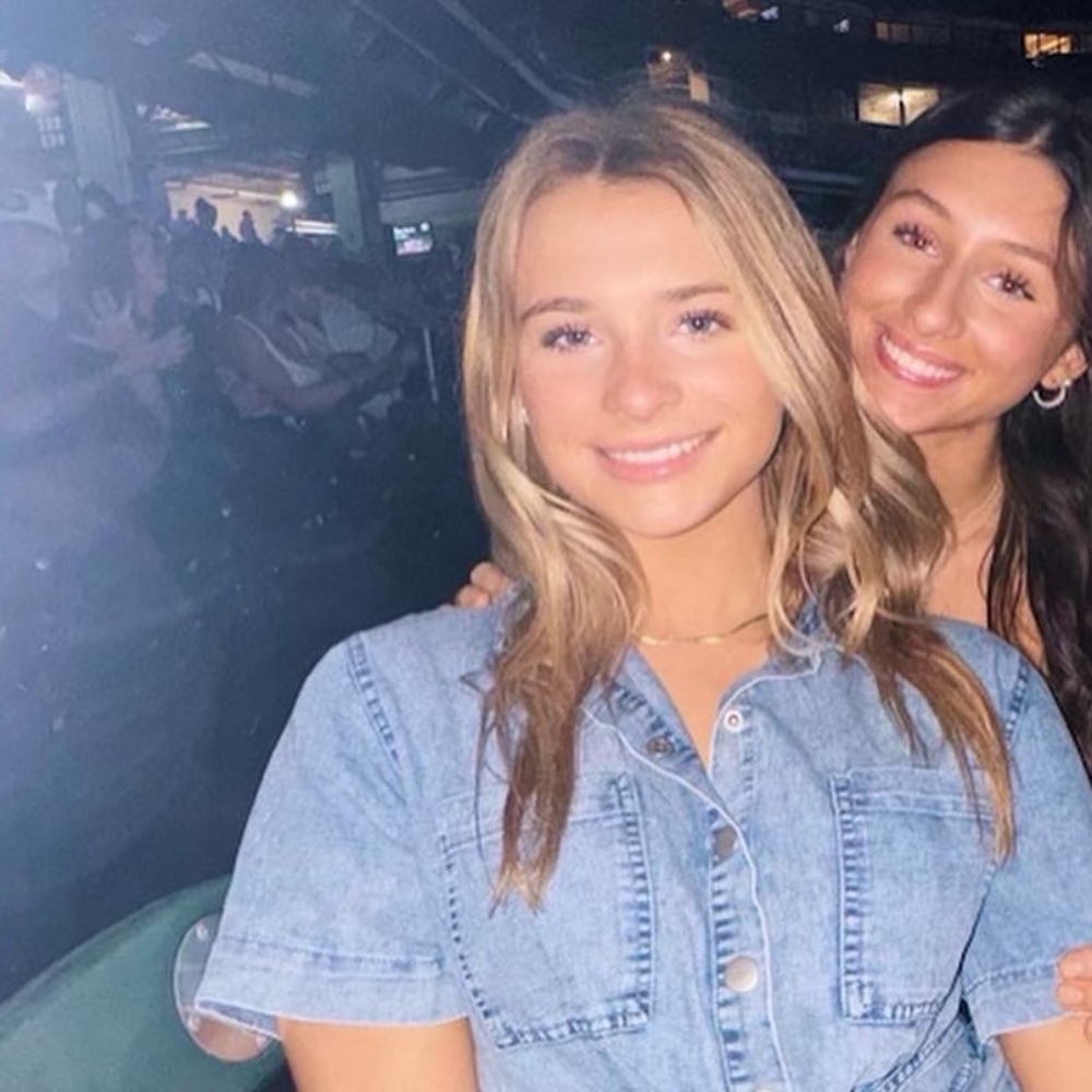 Meet your Posher, Avery